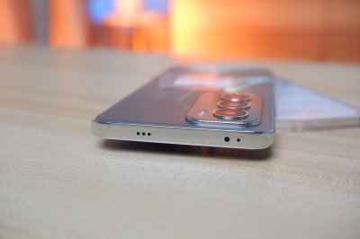 OPPO RENO 12 16+512GB สี Astro Silver เครื่องสวย ราคาเพียง 8,800.- มีประกันร้าน 60วัน