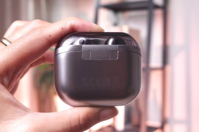 Samsung Galaxy Buds 3 Pro สี Gray เครื่องสวยใช้งานน้อย ราคาเพียง 2,790.- มีประกันร้าน 60 วัน