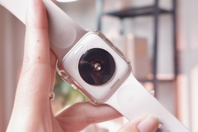 Apple Watch SE 2 40 mm. GPS สี Starlight เครื่องสวย ราคาเพียง 4,900.- มีประกันร้าน 60วัน