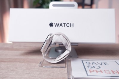 Apple Watch SE 3  40 mm. GPS สี Starlight เครื่องสวย ราคาเพียง 5,500.- มีประกันร้าน 60วัน