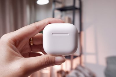 AirPods 4 สี White เครื่องสวยใช้งานน้อย ราคาเพียง 2,800.- มีประกันร้าน 60 วัน