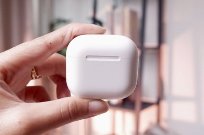 AirPods 4 สี White เครื่องสวยใช้งานน้อย ราคาเพียง 2,800.- มีประกันร้าน 60 วัน