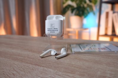 Airpods 1 สี White ราคาเพียง 1,590.- มีประกันร้าน 60 วัน