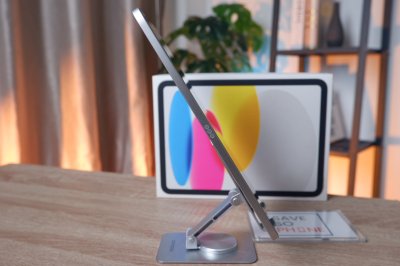 iPad Gen 11 (2025) 128GB Wi-Fi 11-inch สี Gray เครื่องสวย แบต 100% ราคาเพียง 10,900.- อุปกรณ์แท้ครบกล่องพร้อมประกันศูนย์