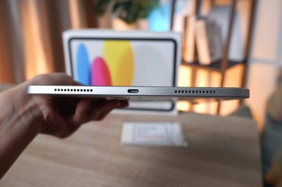 iPad Gen 11 (2025) 128GB Wi-Fi 11-inch สี Gray เครื่องสวย แบต 100% ราคาเพียง 10,900.- อุปกรณ์แท้ครบกล่องพร้อมประกันศูนย์