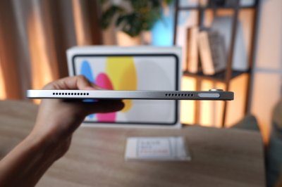 iPad Gen 11 (2025) 128GB Wi-Fi 11-inch สี Gray เครื่องสวย แบต 100% ราคาเพียง 10,900.- อุปกรณ์แท้ครบกล่องพร้อมประกันศูนย์