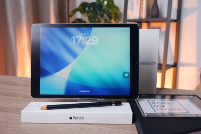 iPad Gen 9 Wi-Fi 64GB ครบกล่อง + Pen Gen 1 สี Silver เครื่องสวย ราคาเพียง 5,990.- มีประกันร้าน 60 วัน