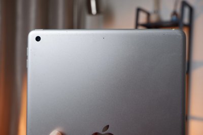 iPad Gen 9 Wi-Fi 64GB ครบกล่อง + Pen Gen 1 สี Silver เครื่องสวย ราคาเพียง 5,990.- มีประกันร้าน 60 วัน