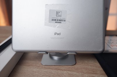 iPad Gen 9 Wi-Fi 64GB ครบกล่อง + Pen Gen 1 สี Silver เครื่องสวย ราคาเพียง 5,990.- มีประกันร้าน 60 วัน