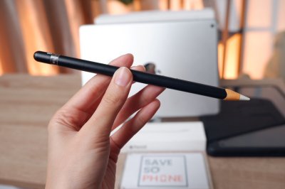 iPad Gen 9 Wi-Fi 64GB ครบกล่อง + Pen Gen 1 สี Silver เครื่องสวย ราคาเพียง 5,990.- มีประกันร้าน 60 วัน