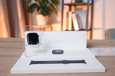 Apple Watch Series 10 42mm GPS สี JetBlack เครื่องสวย ราคาเพียง 7,990.- มีประกันร้าน 60วัน