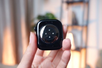 Apple Watch Series 10 42mm GPS สี JetBlack เครื่องสวย ราคาเพียง 7,990.- มีประกันร้าน 60วัน