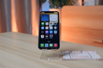 iPhone 11 Pro 64GB สี Midnight Green แบตเตอรี่ 69% เครื่องพร้อมใช้งาน ราคาเพียง 5,990.- มีประกันร้าน 60 วัน