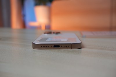 iPhone 16 Pro 128GB สี Desert Titanium เครื่องสวย ราคาเพียง 29,800.- มีประกันร้าน 60 วัน มีประกันศูนย์