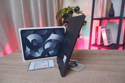 iPad Air 5 M1 chip 64Gb Wi-Fi 10.9-inch สี Space Gray เครื่องสวย ราคาเพียง 11,900.- มีประกันร้าน 60 วัน