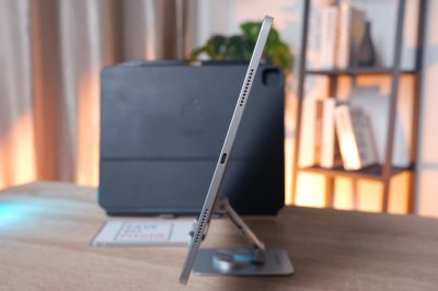 iPad Pro, 12.9 นิ้ว (รุ่นที่ 5) 128GB + Magic Keyboard สี Space Gray เครื่องสวย ราคาเพียง 19,900.- มีประกันร้าน 60 วัน