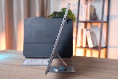 iPad Pro, 12.9 นิ้ว (รุ่นที่ 5) 128GB + Magic Keyboard สี Space Gray เครื่องสวย ราคาเพียง 19,900.- มีประกันร้าน 60 วัน