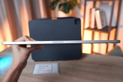 iPad Pro, 12.9 นิ้ว (รุ่นที่ 5) 128GB + Magic Keyboard สี Space Gray เครื่องสวย ราคาเพียง 19,900.- มีประกันร้าน 60 วัน