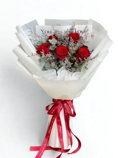ช่อดอกกุหลาบแดง ช่อดอกไม้วันวาเลนไทน์ Love051