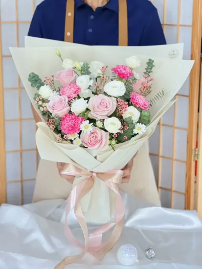 ช่อดอกไม้สวยๆ ช่อดอกไม้สีชมพูครีม FW005