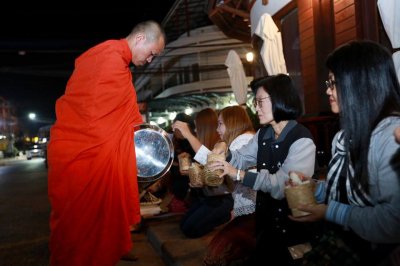 ปตท.ดูงานที่ลาว