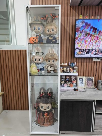 ตู้โชว์กระจก Fay 4 ชั้น พร้อมกุญแจ | ตู้โชว์มินิมอล หรู ปลอดภัย