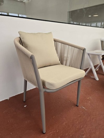 เก้าอี้หวายเทียมเบาะผ้า โครงอลูมิเนียม รุ่น Aura Cushion