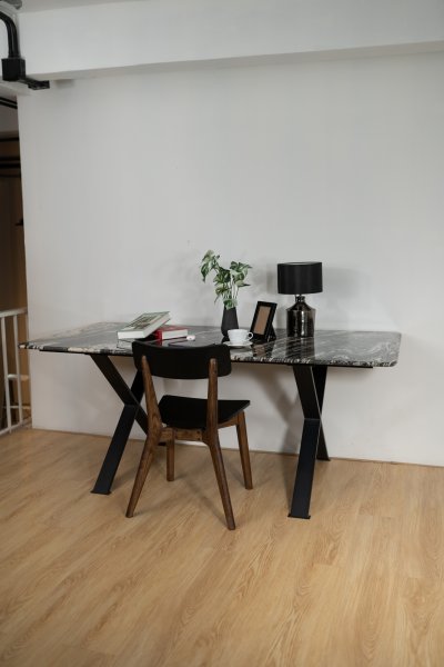 ALTAL Dining Table โต๊ะอาหาร ท็อปหินอ่อน ขาเหล็กสีดำ