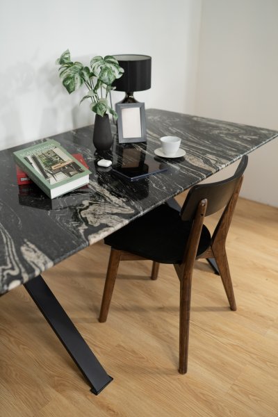 ALTAL Dining Table โต๊ะอาหาร ท็อปหินอ่อน ขาเหล็กสีดำ