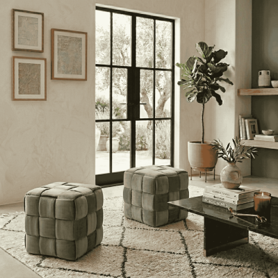 Stool Velvet เก้าอี้สตูลทรงลูกบาศก์ บุด้วยผ้ากำมะหยี่เนื้อเนียนนุ่ม ดีไซน์บุนวมลายสานให้มิติหรูหรา