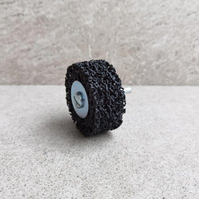 ลูกขัดสาหร่าย 2.5 size  63x30x6mm (มีแกน)