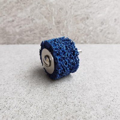 ลูกขัดสาหร่าย 2 size  50x30x6mm (มีแกน)