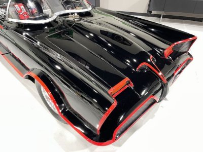 ขัดฟื้นฟูสภาพสีรถ Batman ปี 1966 Batmobile Paint Correction by Mike Phillips