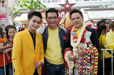 พี่ช้างของน้องๆ