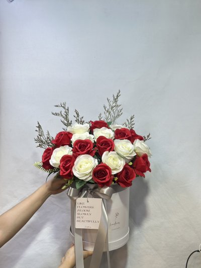 [Artificial] Red White Tone FlowerBox