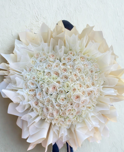 100 White Roses Heart - Special Wrapping - free delivery in BKK