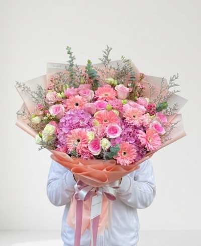 Luxe Grand Sweet Pink Gerbera & Hydrangea Bouquet