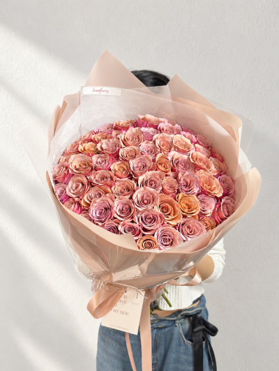 The Grand Vintage Mauve 60 Roses Bouquet