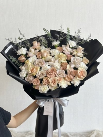 Midnight Cappuccino Luxe Bouquet