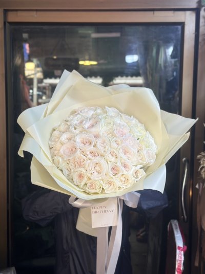 50 White English Roses
