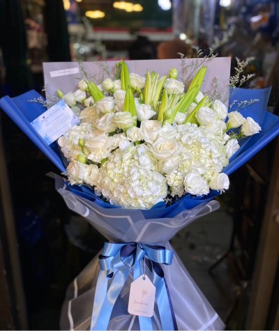 Mix of white love XL Bouquet