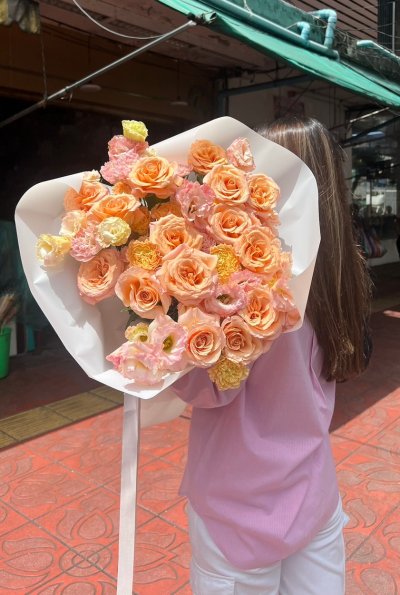 Ombre Premium Bouquet - Size M