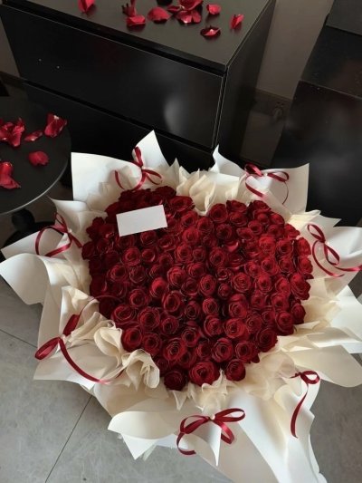 WOW 100 Rose - HeartBowtie