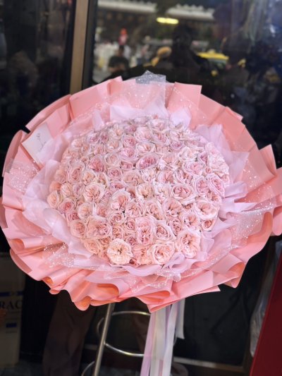 LOVE 100 Pink Roses