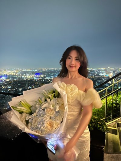Mix of White Lilies and Hydrangea Bouquet
