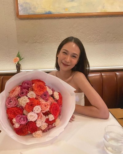 Ready to Mingle with Spray Roses