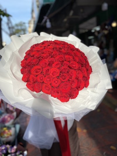100 roses red bouquet
