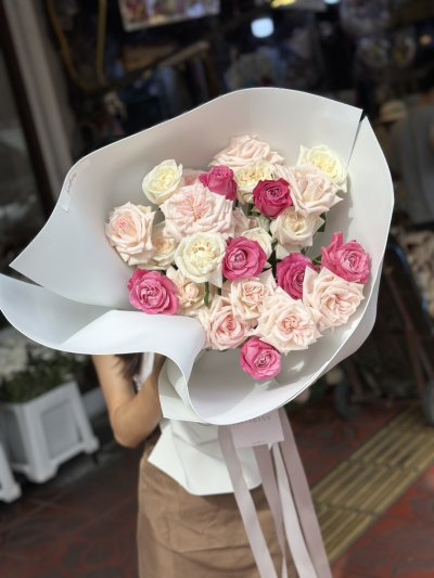 Majenta Rosie 30 Roses Bouquet | Trendy Wrapping