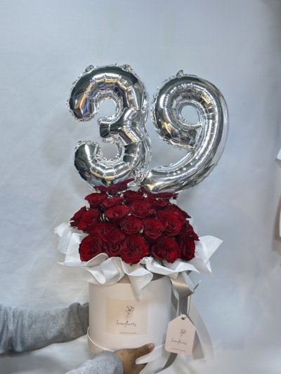 20 Red Roses Flower Box + Balloon