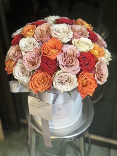 Orange Cappucino Flower Box - 40 Roses